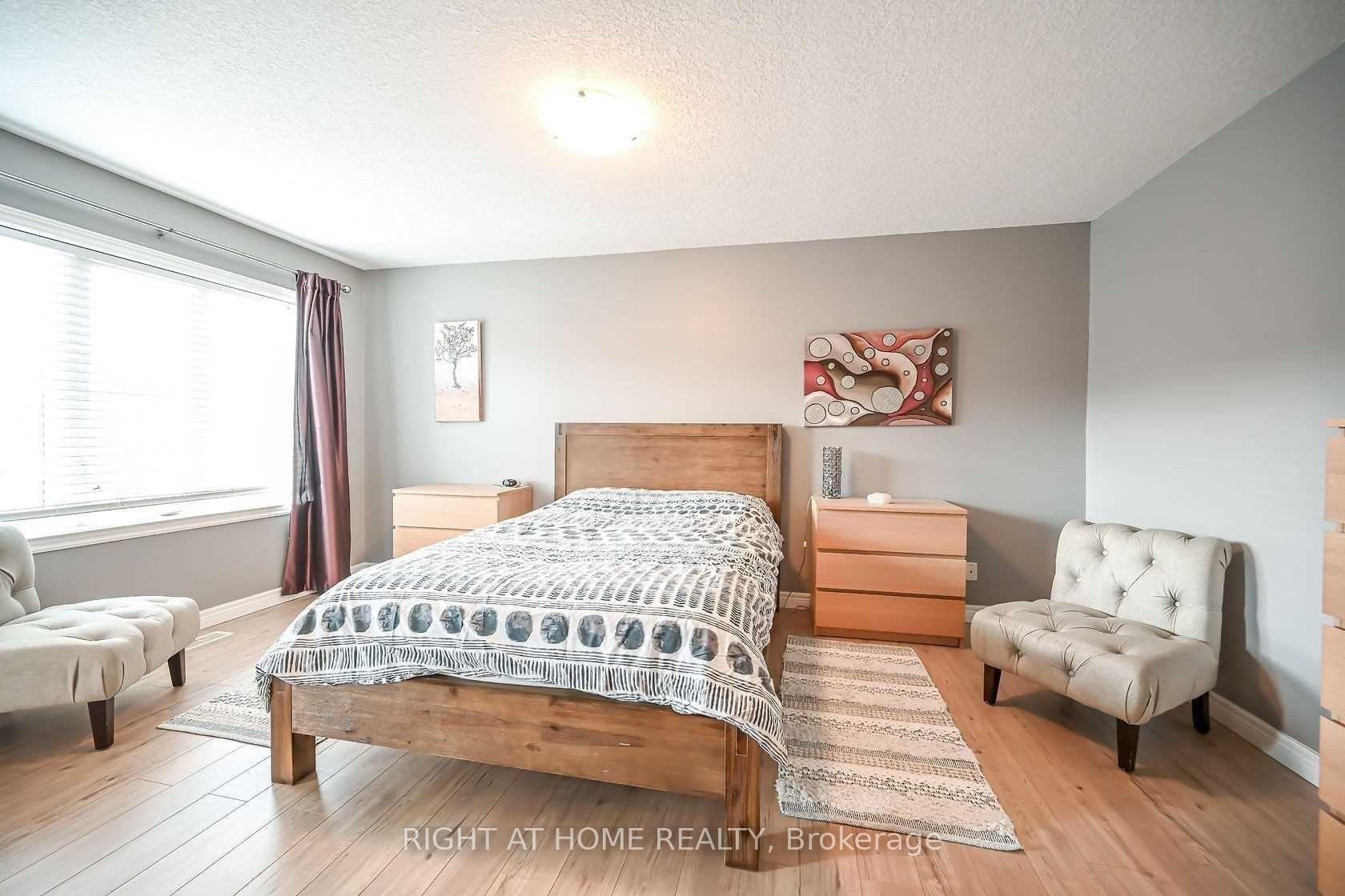 Photo 13 of 96 Highgate Drive, Hamilton, Stoney Creek Mountain — HOMEH