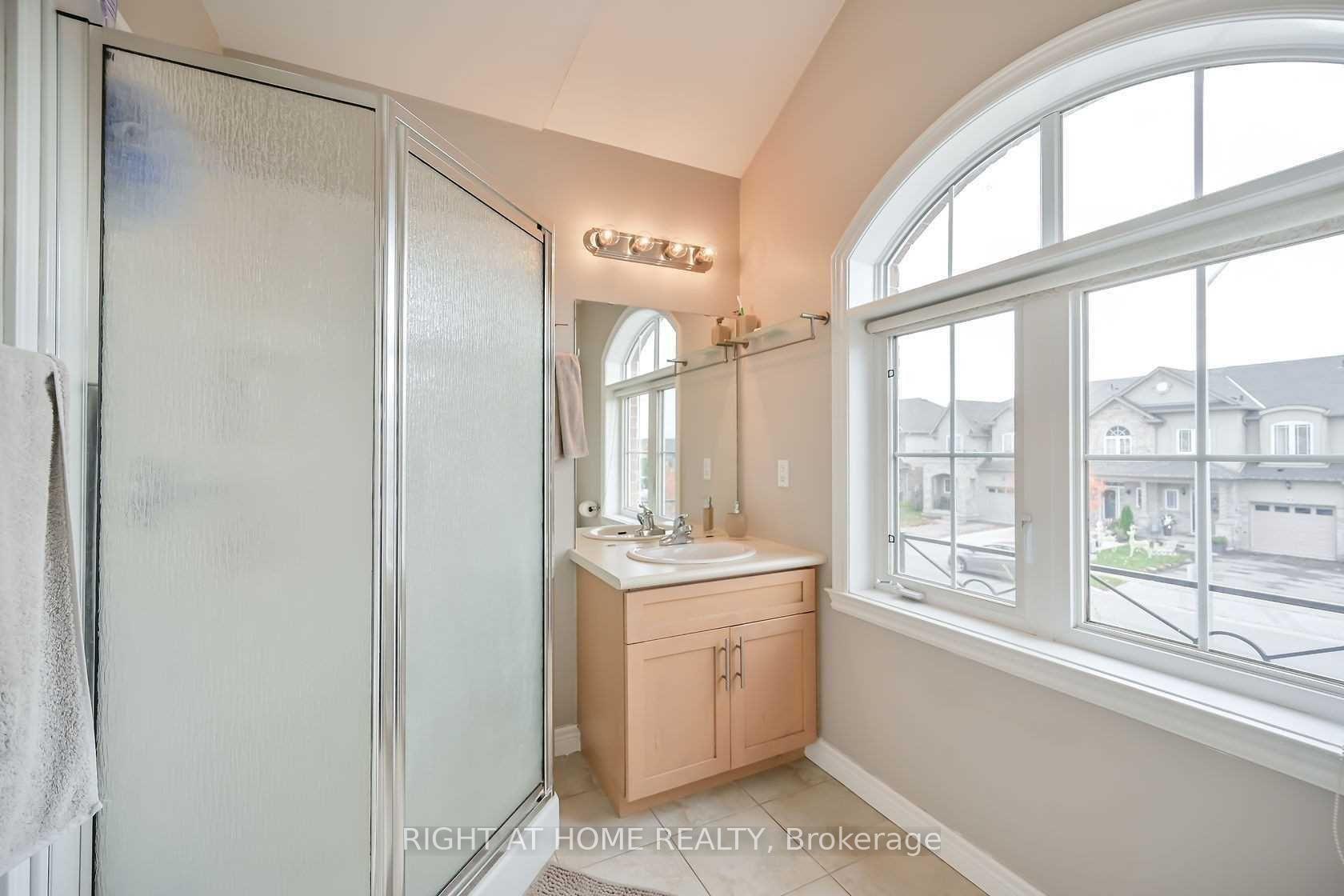 Photo 16 of 96 Highgate Drive, Hamilton, Stoney Creek Mountain — HOMEH