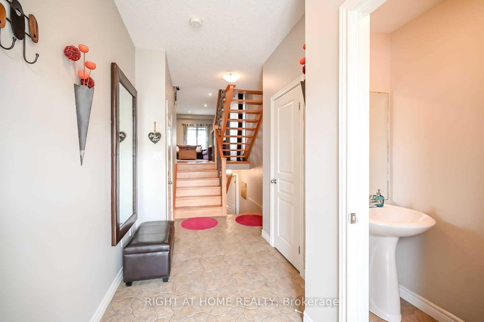 Photo 24 of 96 Highgate Drive, Hamilton, Stoney Creek Mountain — HOMEH
