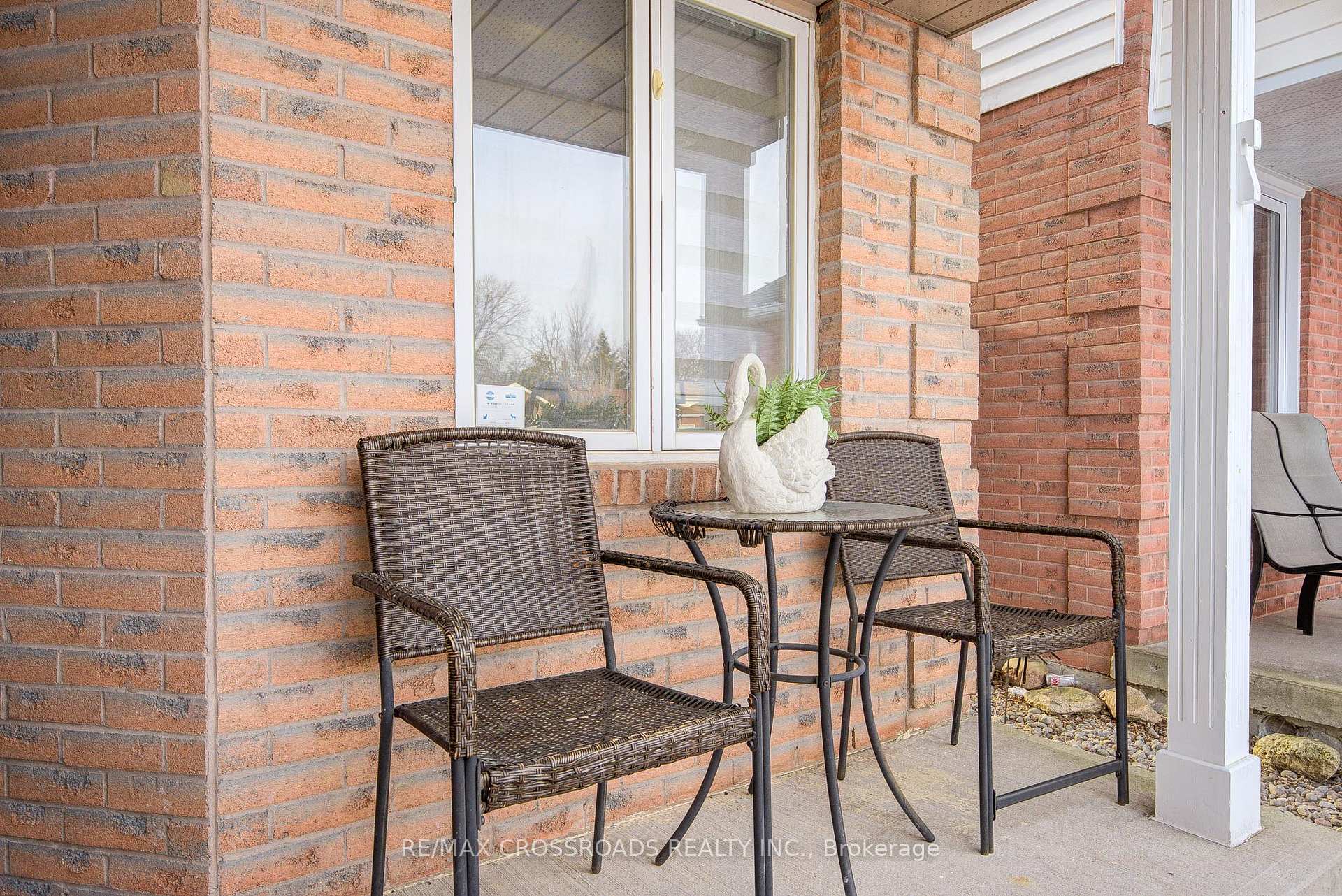 Photo 3 of 93 McMann Crescent, Clarington, Courtice — HOMEH