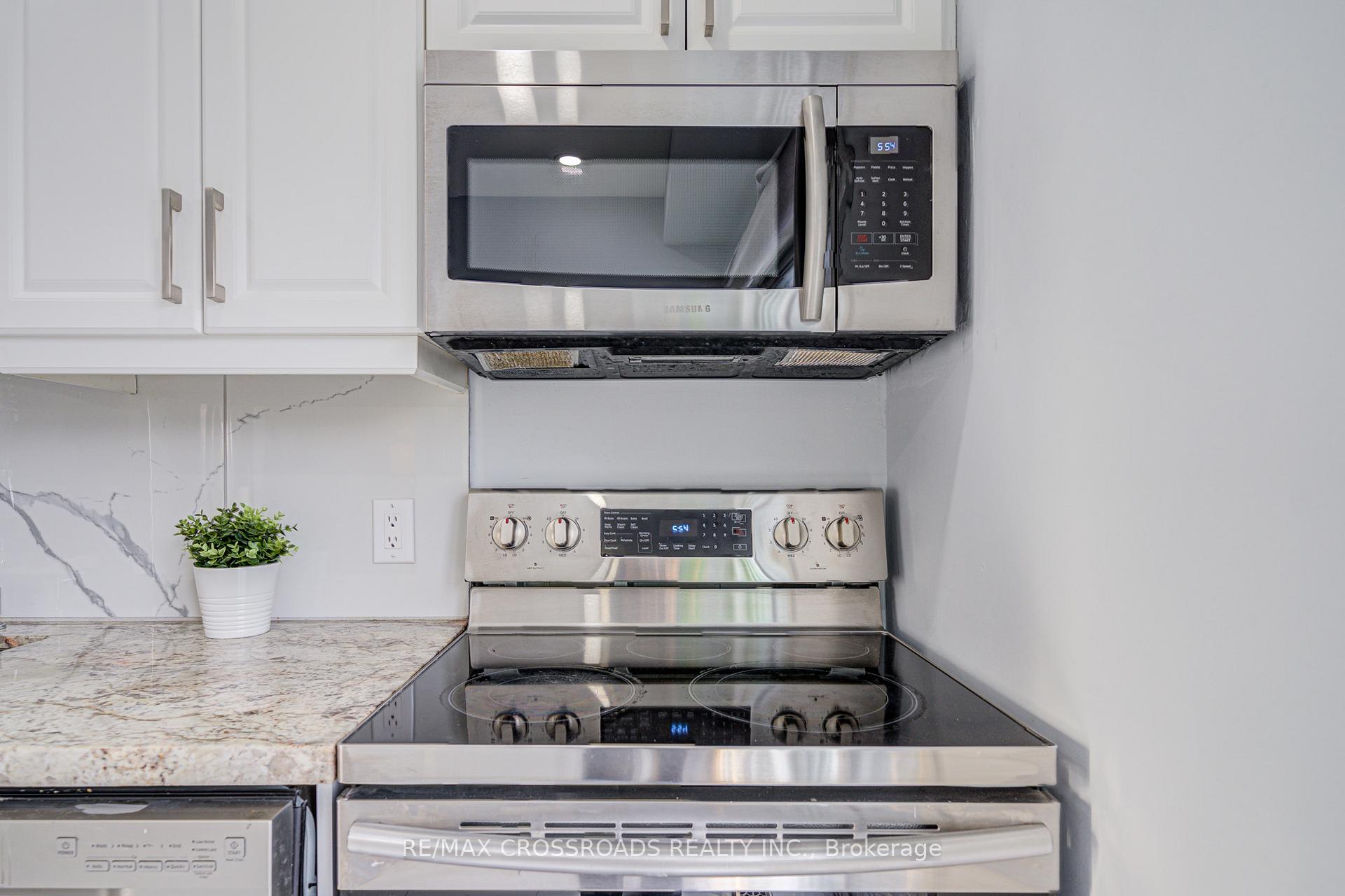 Photo 22 of 93 McMann Crescent, Clarington, Courtice — HOMEH