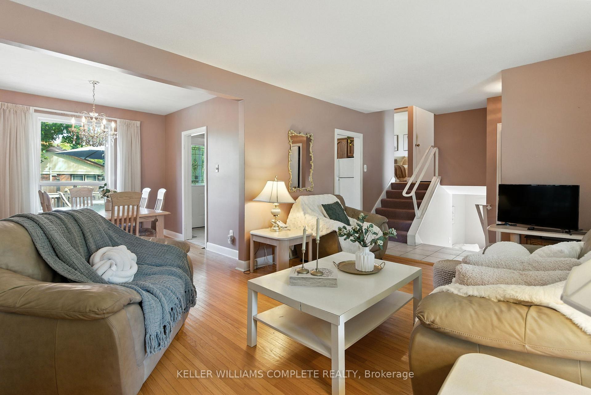 Photo 4 of 1001 Brucedale Avenue E, Hamilton, Sherwood — HOMEH