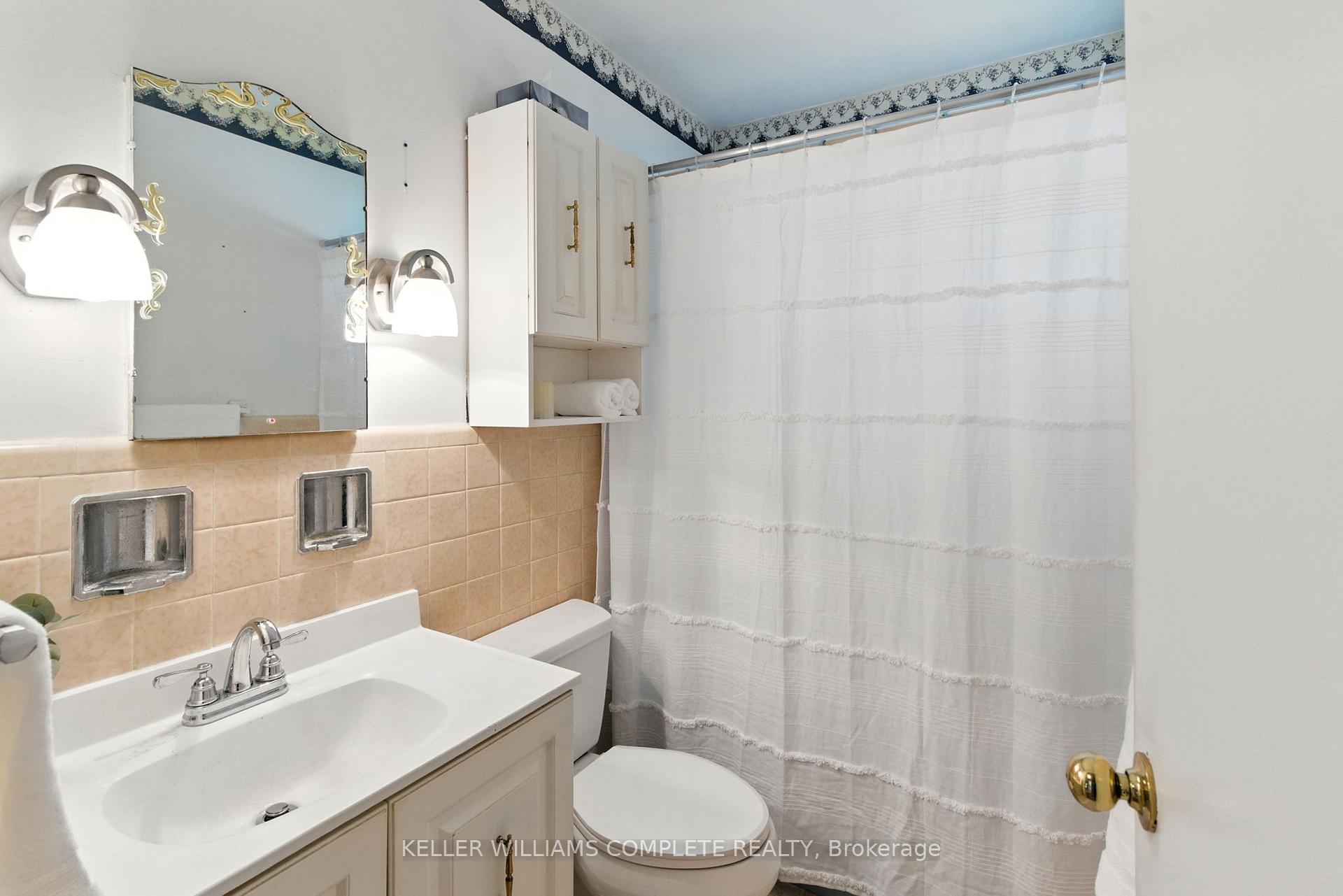 Photo 14 of 1001 Brucedale Avenue E, Hamilton, Sherwood — HOMEH