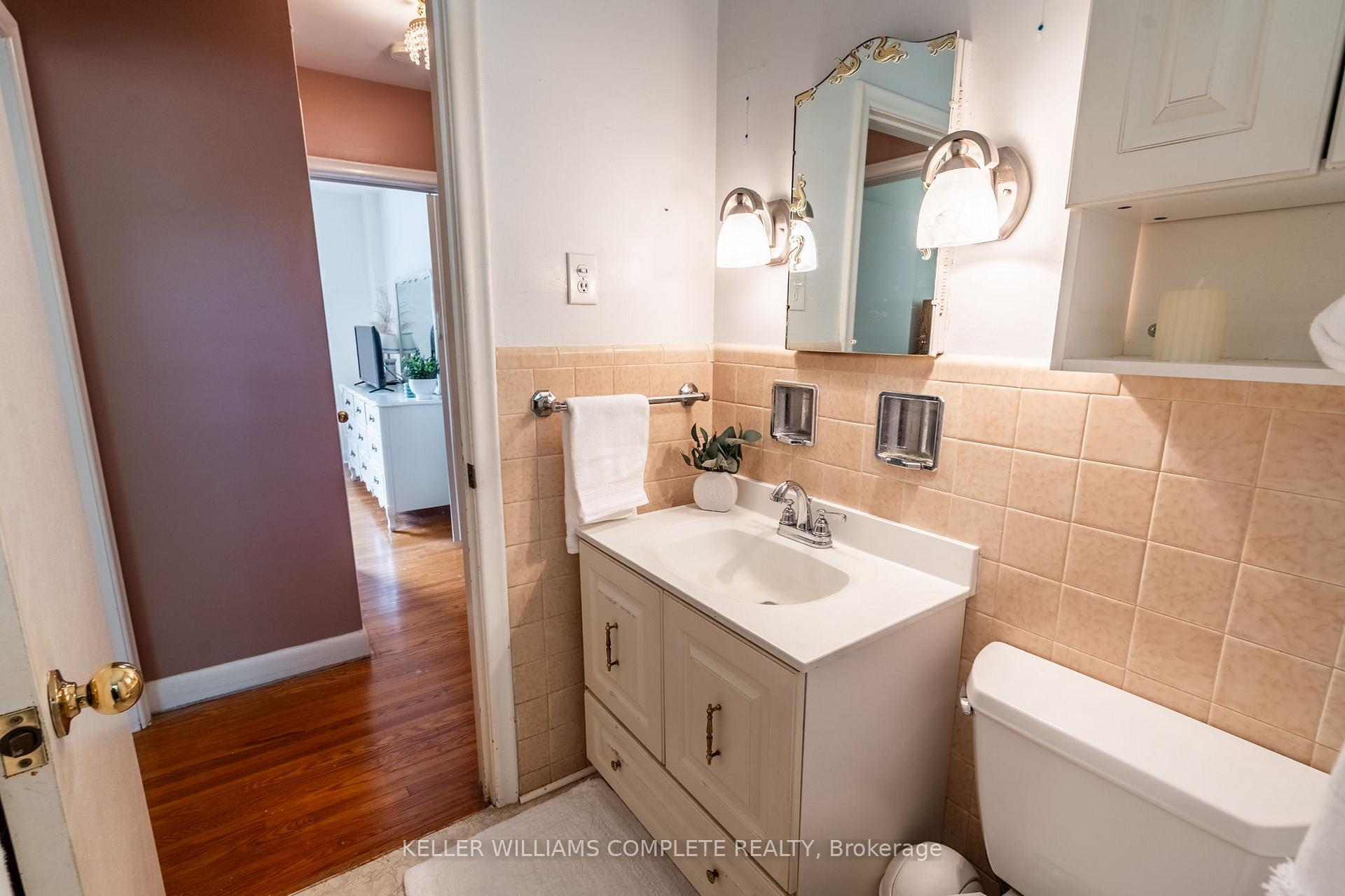 Photo 15 of 1001 Brucedale Avenue E, Hamilton, Sherwood — HOMEH