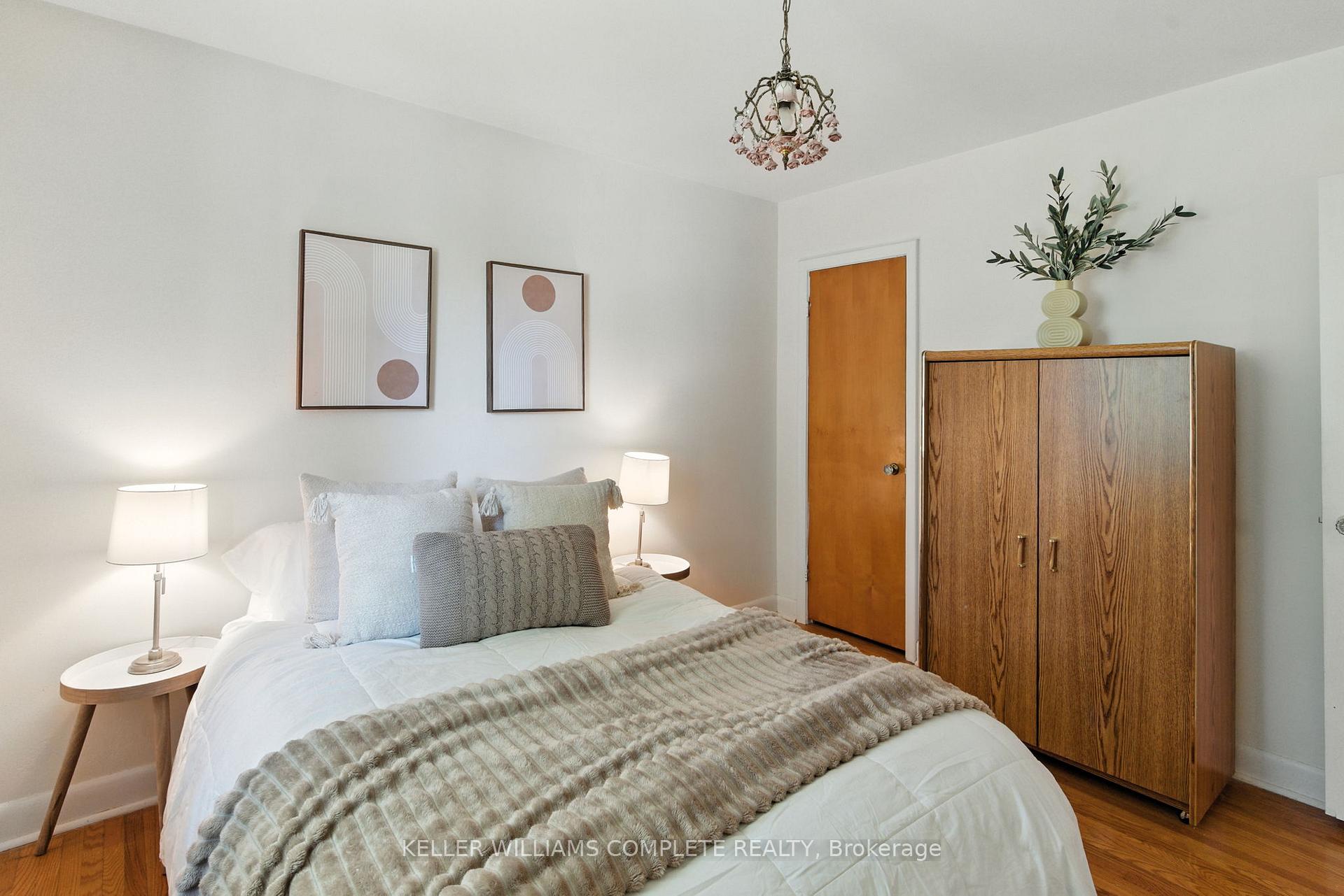 Photo 17 of 1001 Brucedale Avenue E, Hamilton, Sherwood — HOMEH