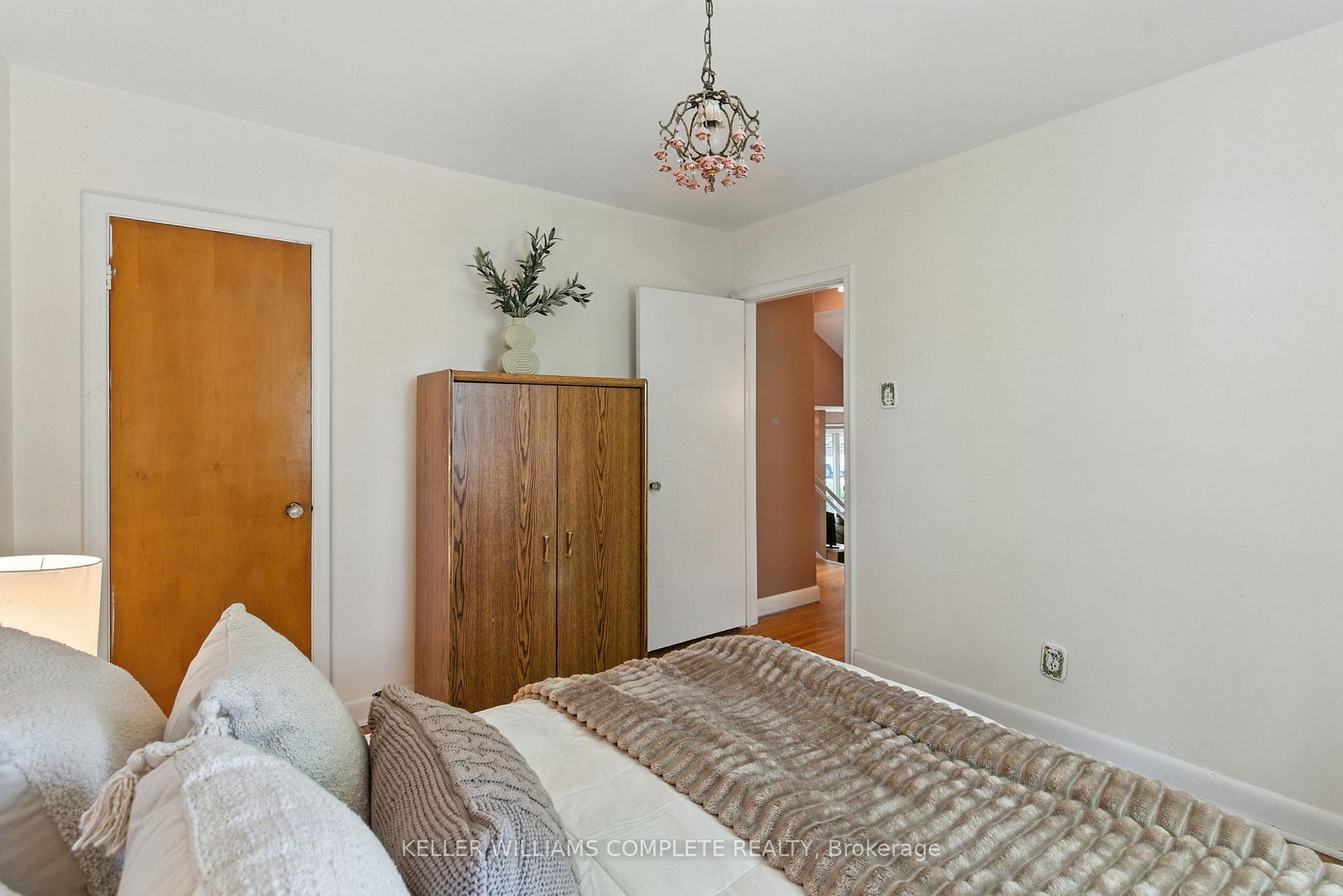 Photo 18 of 1001 Brucedale Avenue E, Hamilton, Sherwood — HOMEH
