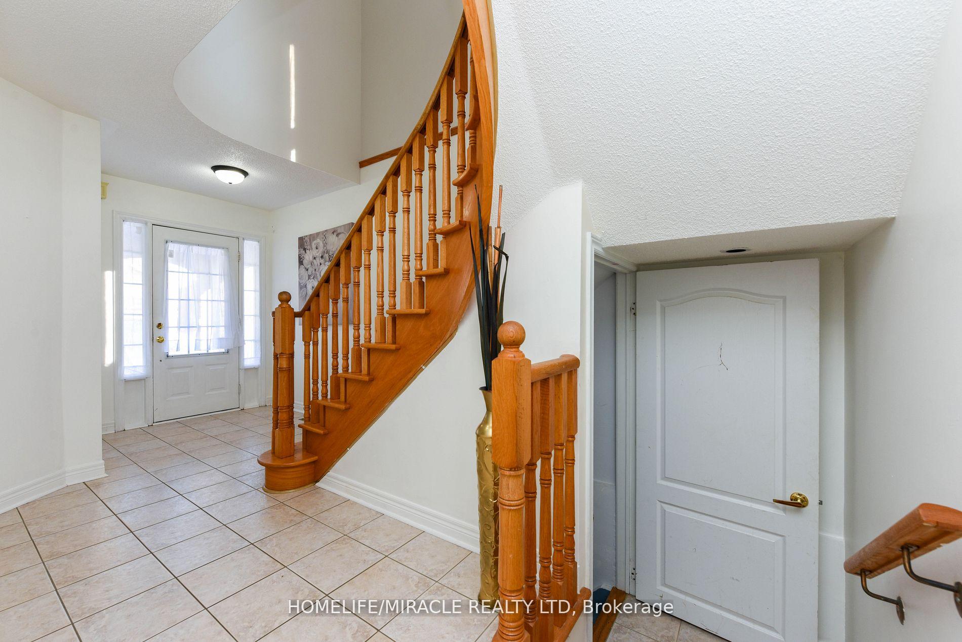 Photo 6 of 322 Ellwood Drive W, Caledon, Bolton West — HOMEH