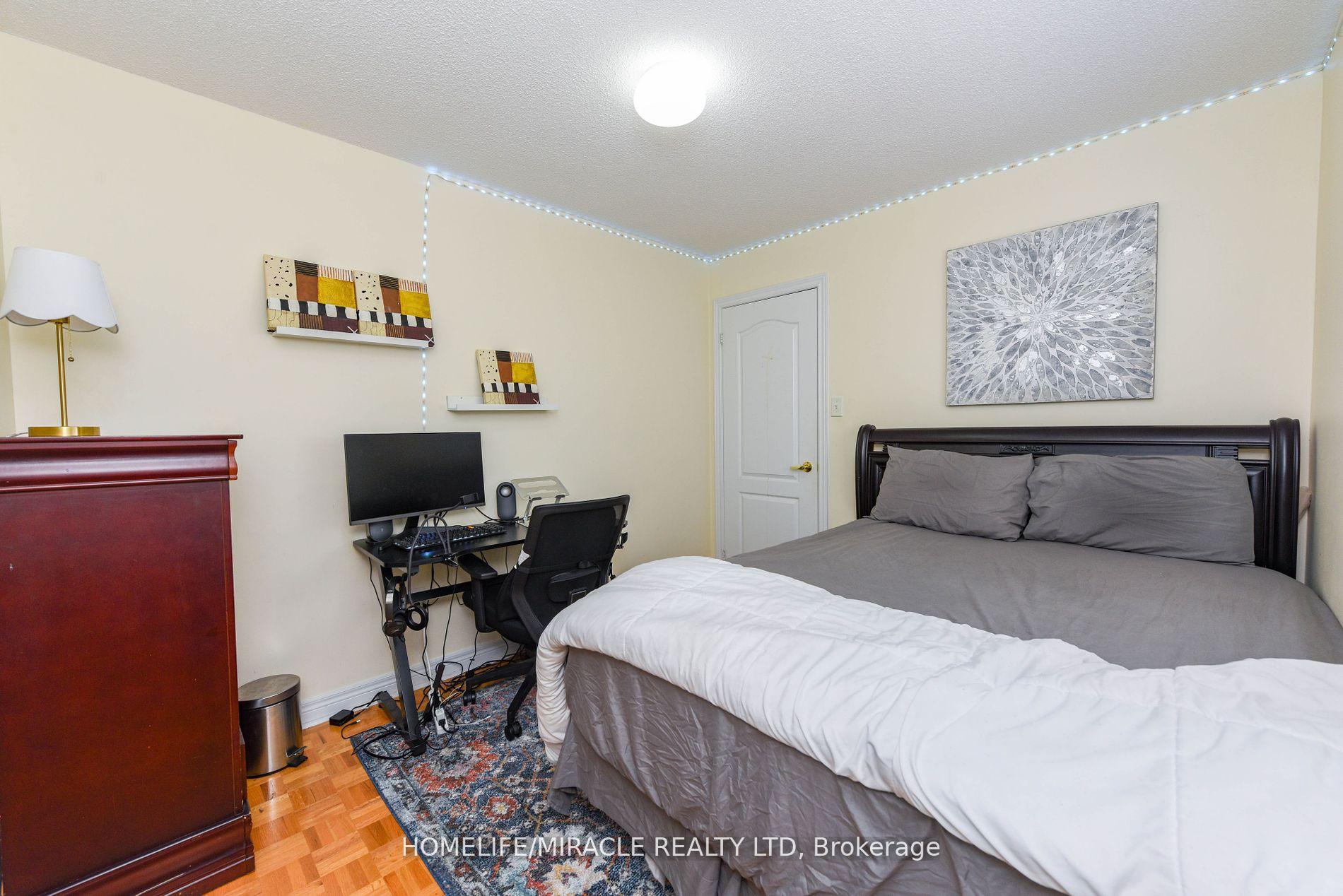Photo 13 of 322 Ellwood Drive W, Caledon, Bolton West — HOMEH