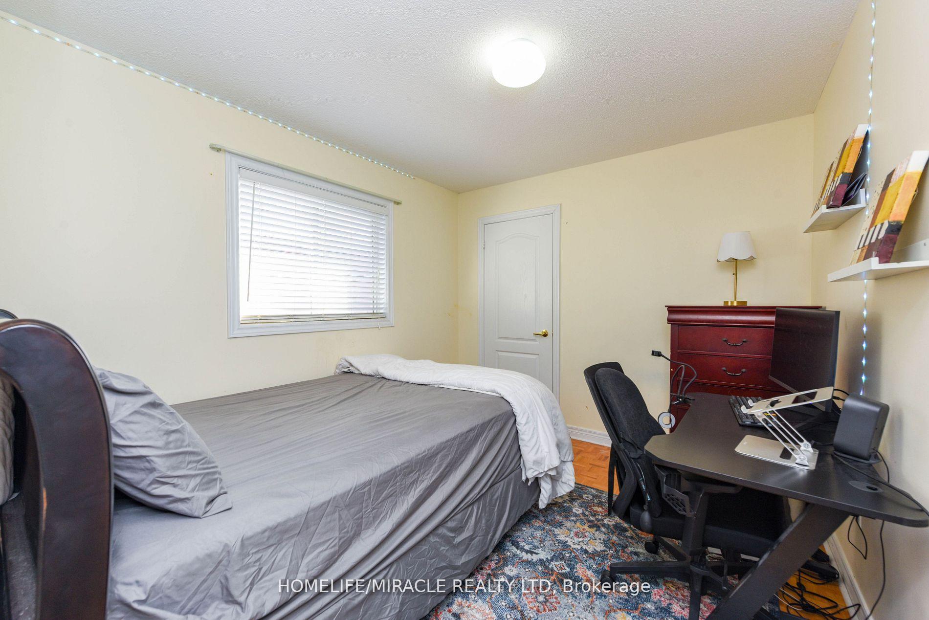 Photo 15 of 322 Ellwood Drive W, Caledon, Bolton West — HOMEH