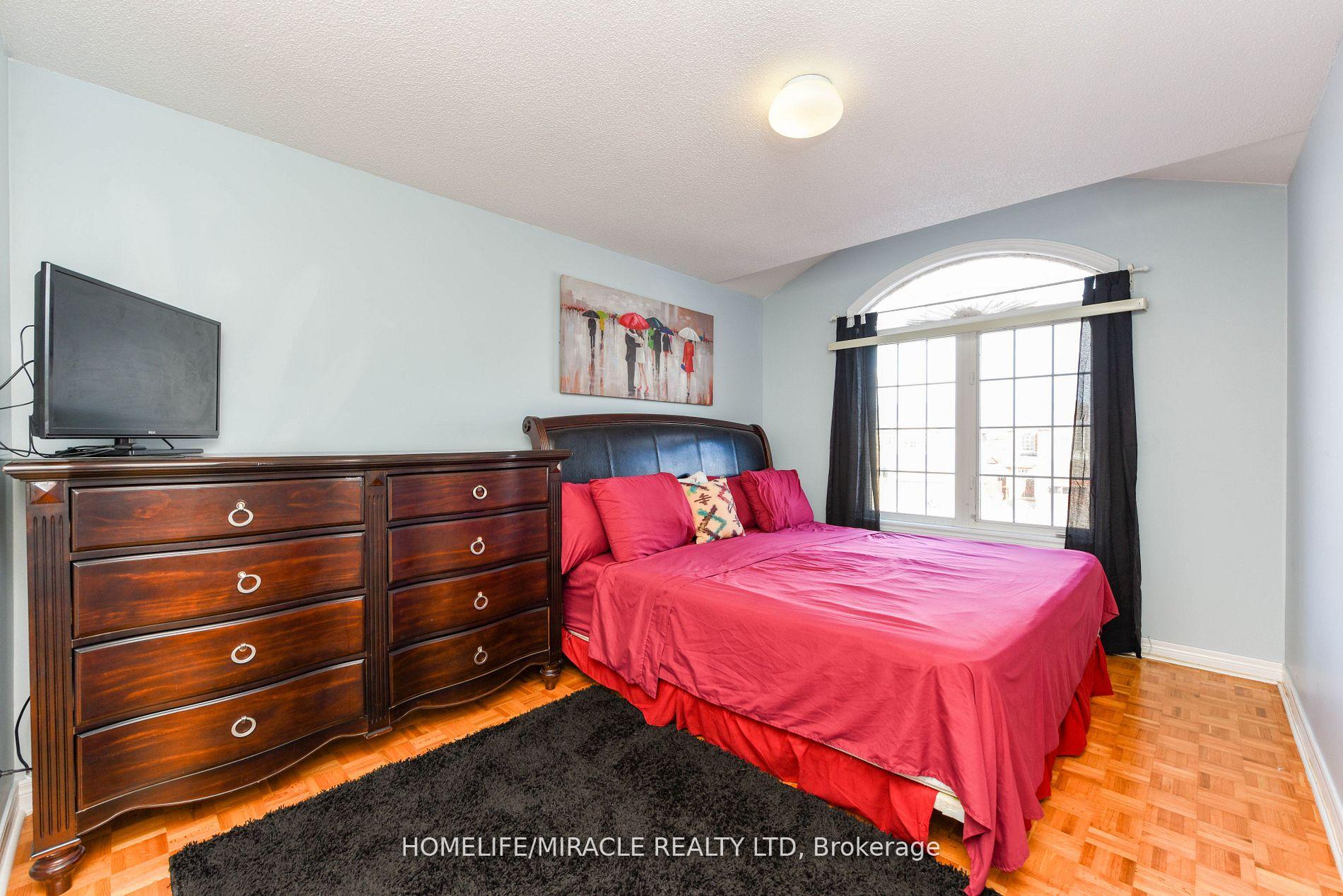 Photo 23 of 322 Ellwood Drive W, Caledon, Bolton West — HOMEH