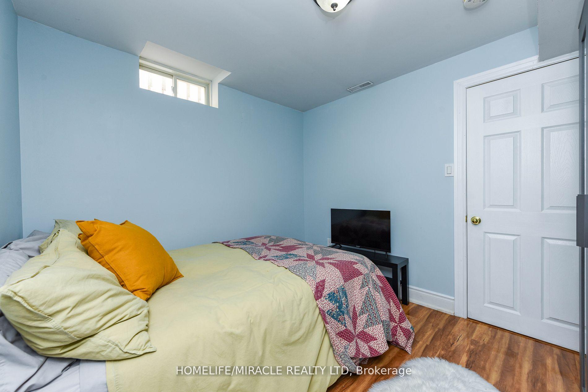 Photo 29 of 322 Ellwood Drive W, Caledon, Bolton West — HOMEH