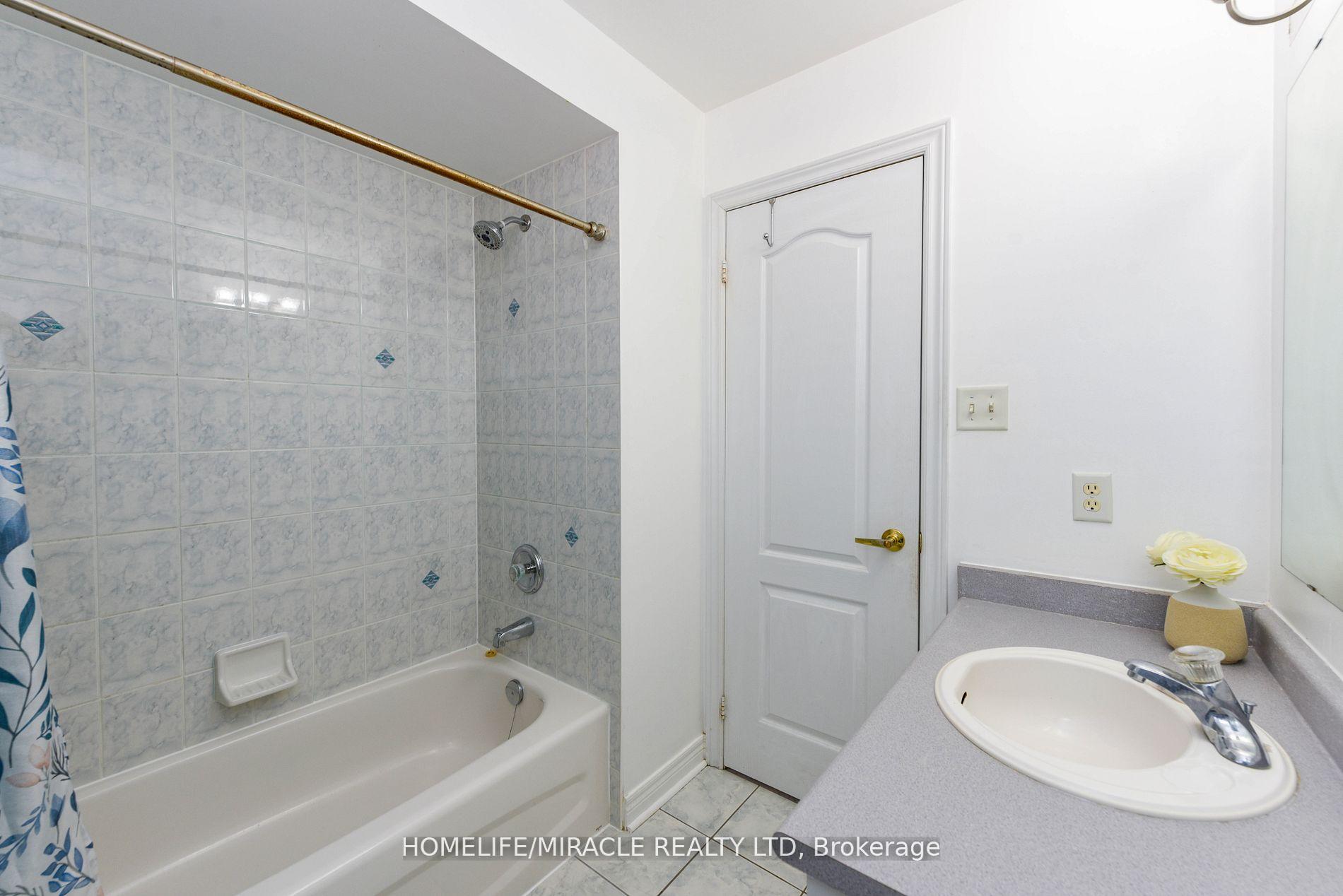 Photo 34 of 322 Ellwood Drive W, Caledon, Bolton West — HOMEH