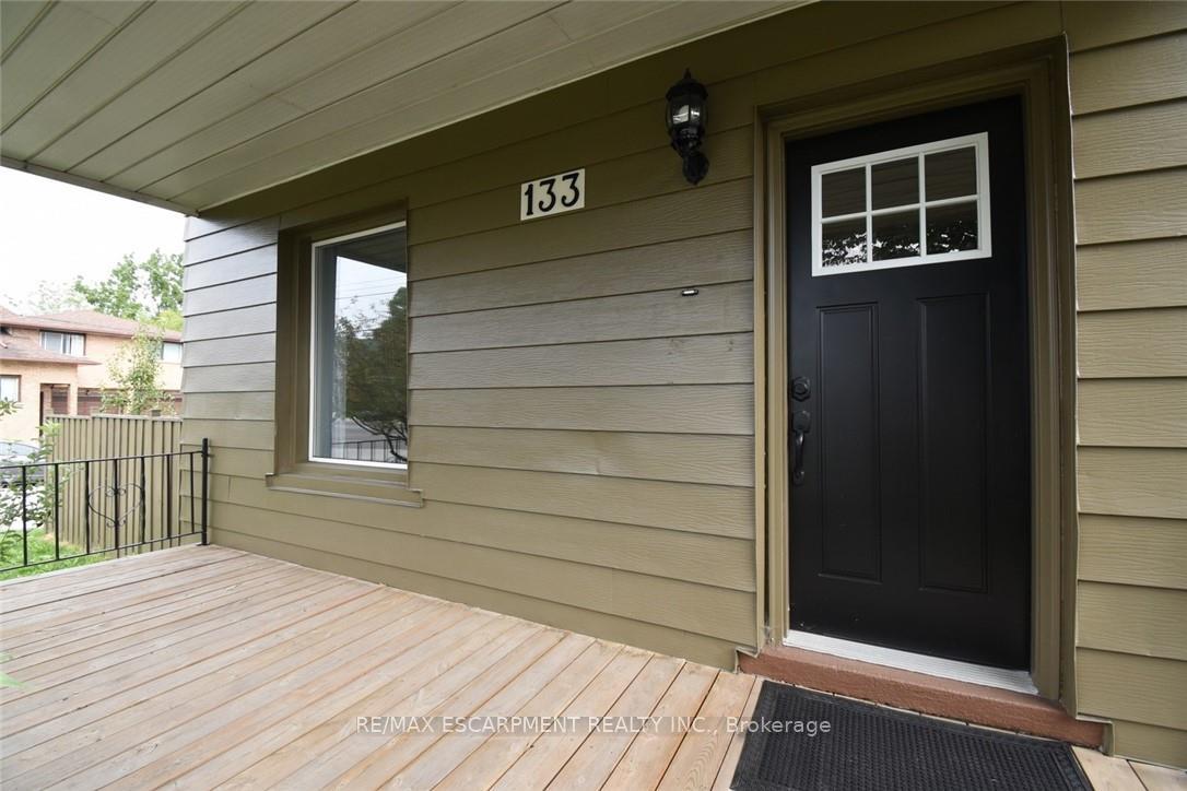 Photo 3 of 133 Fennell Avenue E, Hamilton, Centremount — HOMEH