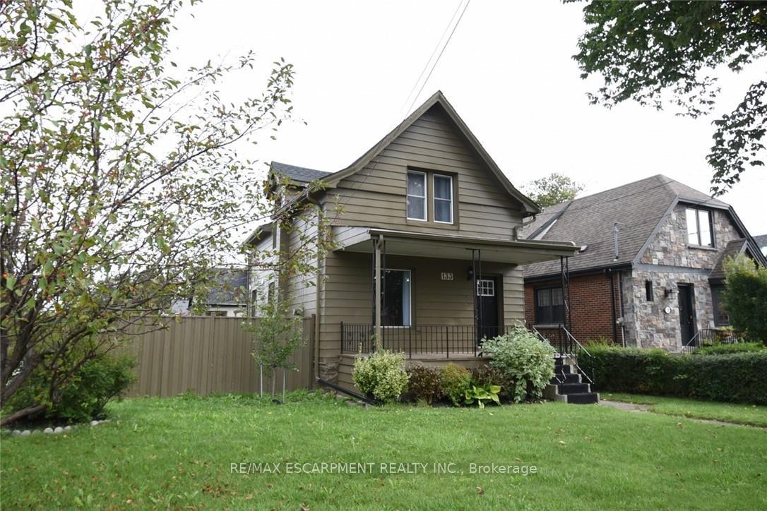 Photo 4 of 133 Fennell Avenue E, Hamilton, Centremount — HOMEH