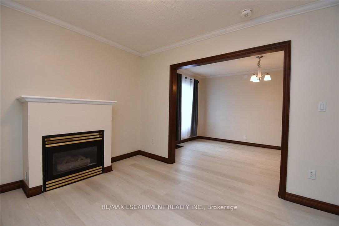 Photo 7 of 133 Fennell Avenue E, Hamilton, Centremount — HOMEH