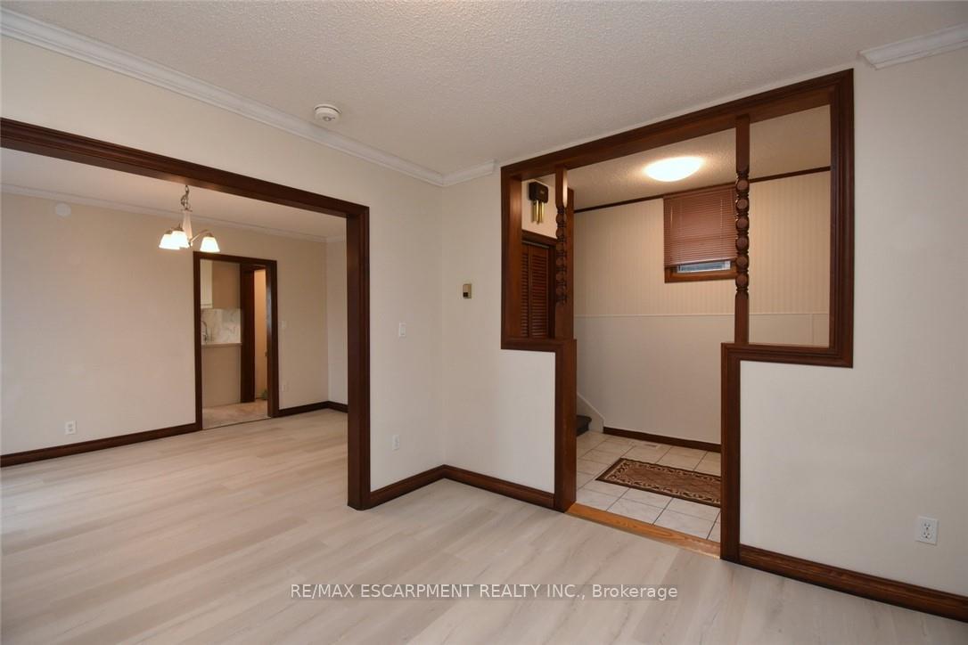 Photo 9 of 133 Fennell Avenue E, Hamilton, Centremount — HOMEH