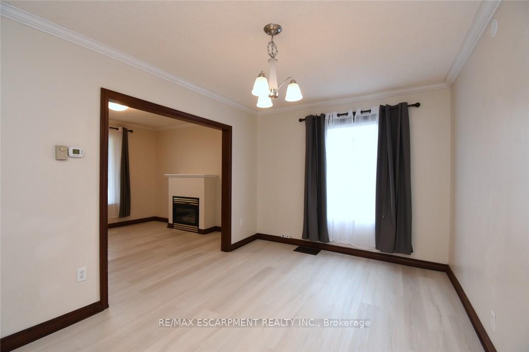 Photo 11 of 133 Fennell Avenue E, Hamilton, Centremount — HOMEH