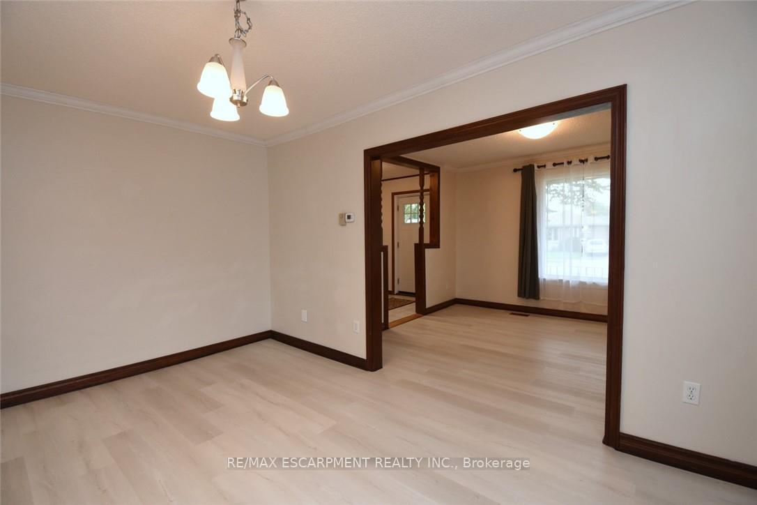 Photo 13 of 133 Fennell Avenue E, Hamilton, Centremount — HOMEH