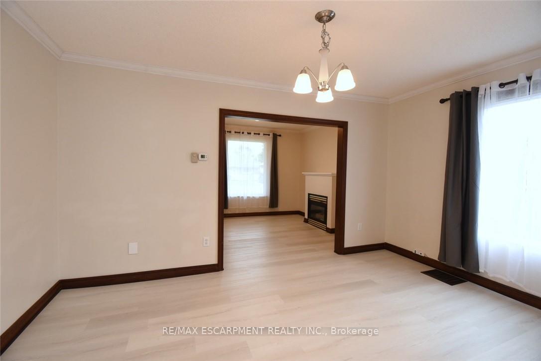 Photo 14 of 133 Fennell Avenue E, Hamilton, Centremount — HOMEH