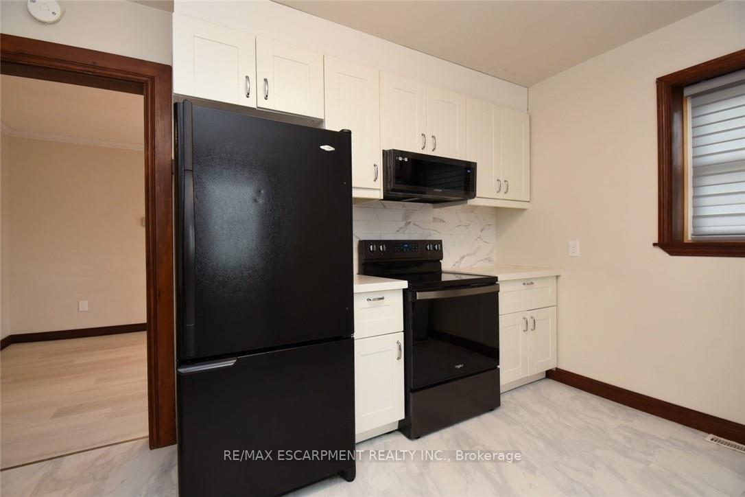 Photo 15 of 133 Fennell Avenue E, Hamilton, Centremount — HOMEH