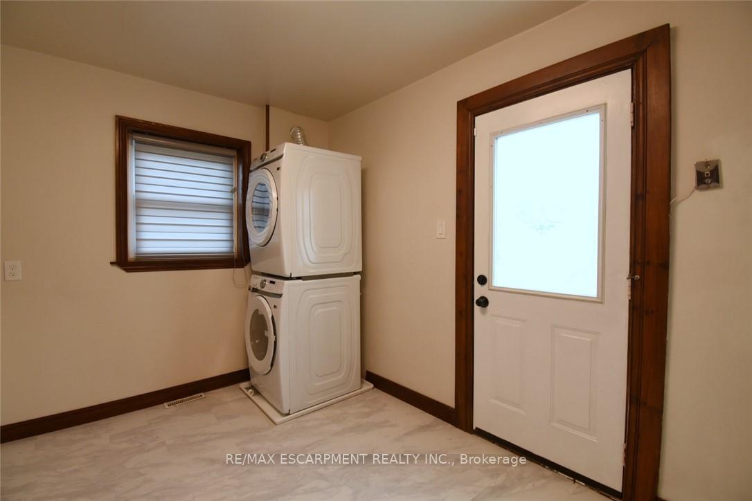 Photo 16 of 133 Fennell Avenue E, Hamilton, Centremount — HOMEH
