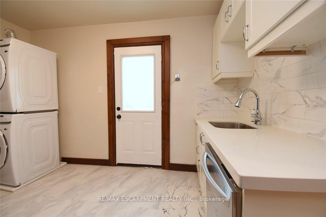 Photo 19 of 133 Fennell Avenue E, Hamilton, Centremount — HOMEH