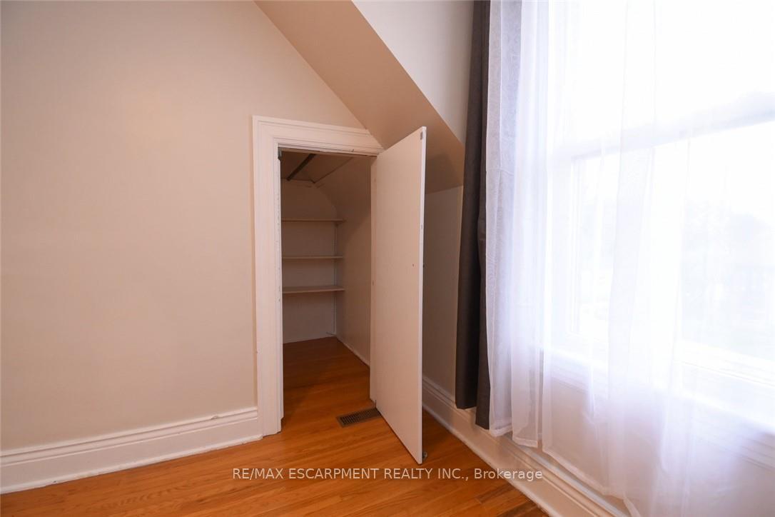 Photo 26 of 133 Fennell Avenue E, Hamilton, Centremount — HOMEH