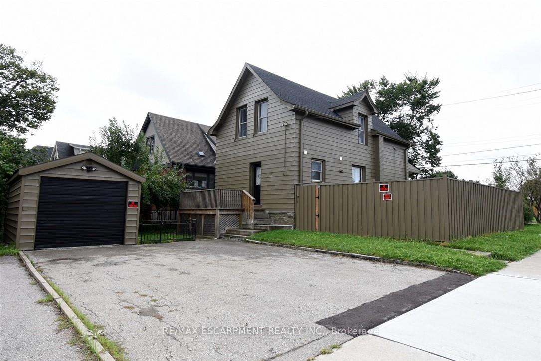 Photo 47 of 133 Fennell Avenue E, Hamilton, Centremount — HOMEH
