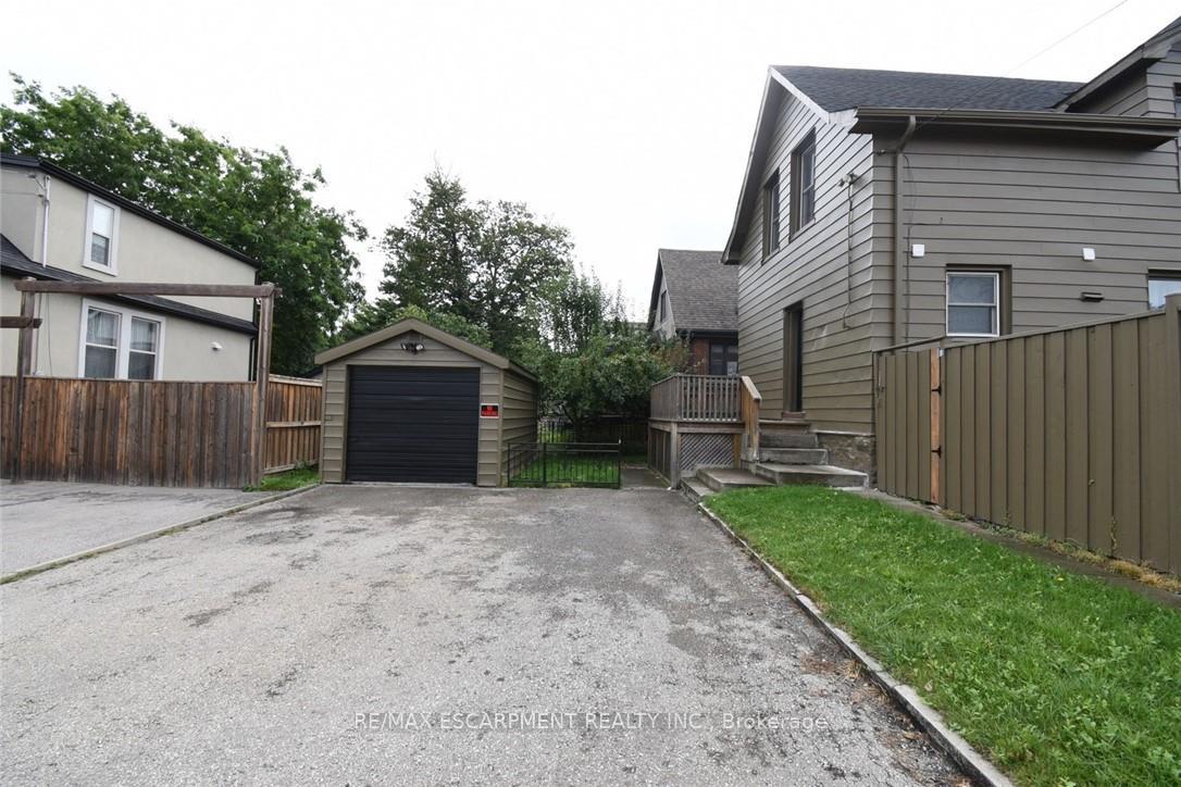 Photo 48 of 133 Fennell Avenue E, Hamilton, Centremount — HOMEH