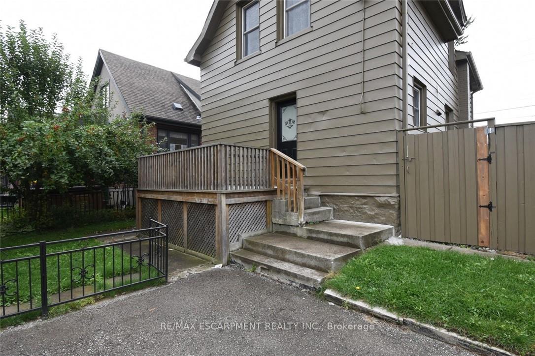 Photo 49 of 133 Fennell Avenue E, Hamilton, Centremount — HOMEH