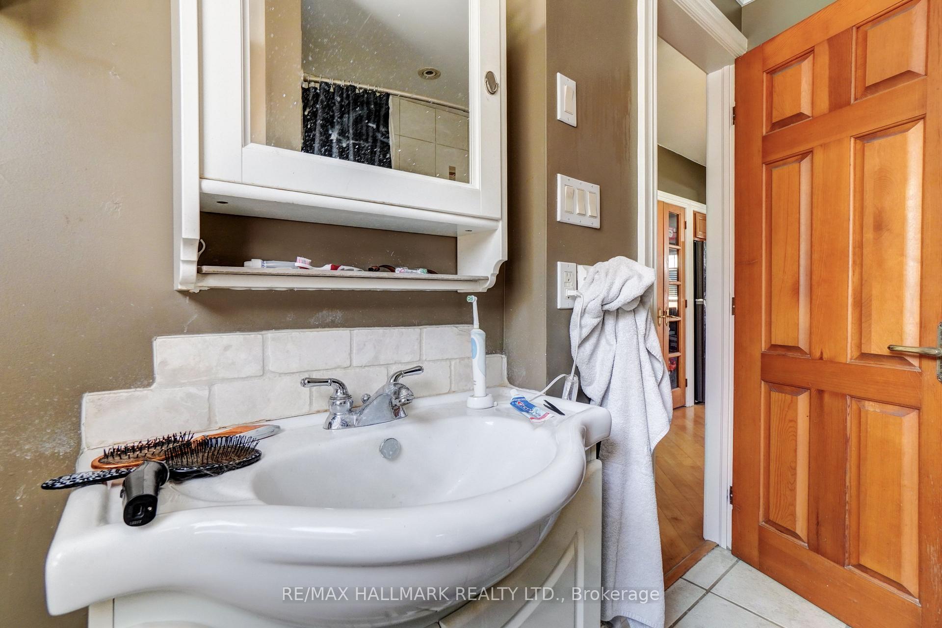 Photo 24 of 534 Big Bay Point Road, Barrie, Painswick North — HOMEH