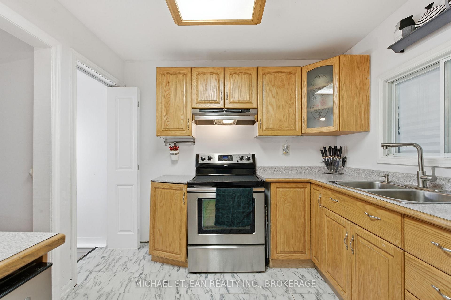 Photo 14 of 34 Albemarle Street, Hamilton, Crown Point — HOMEH