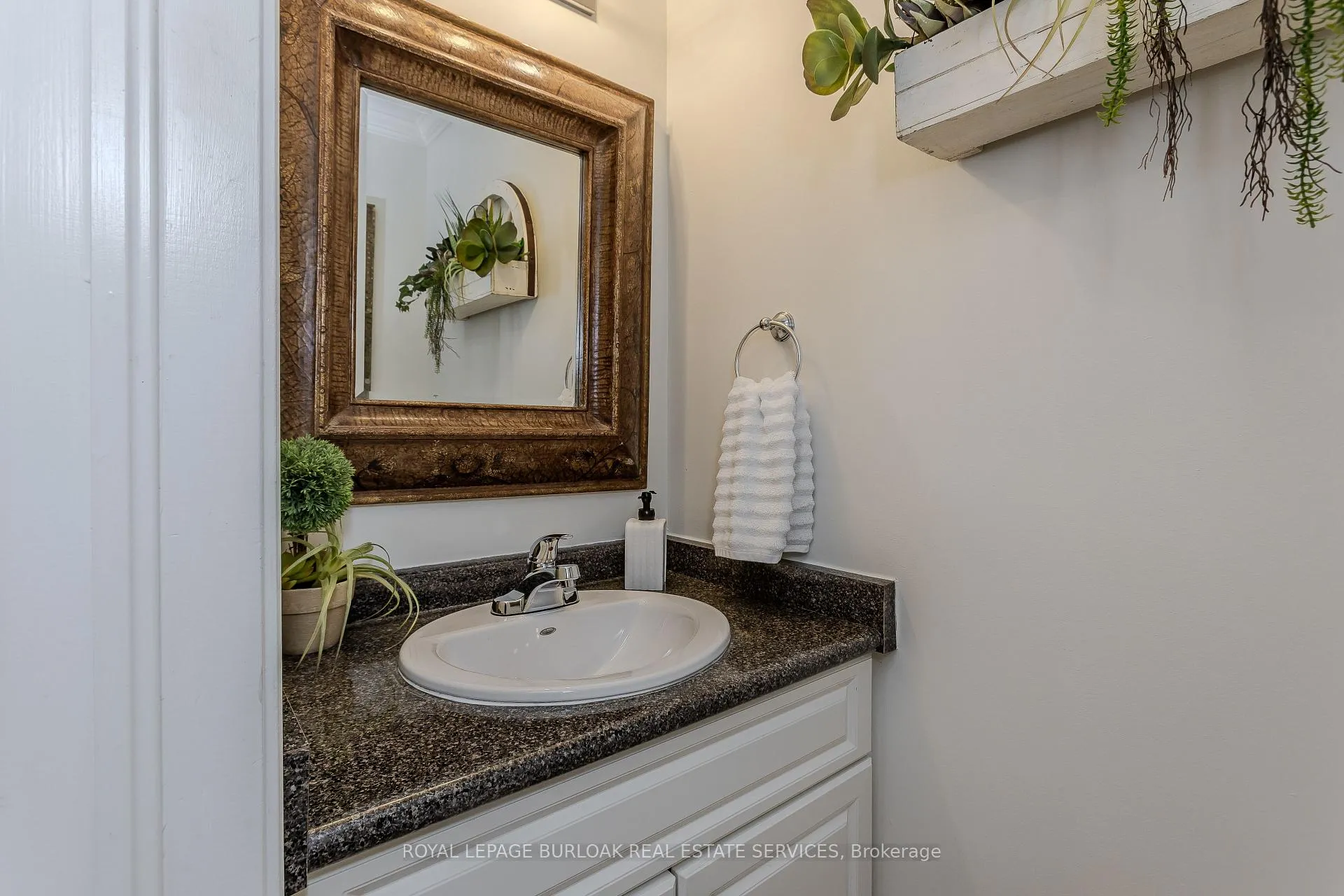 Photo 15 of 26 Grassyplain Drive, Hamilton, Villages of Glancaster — HOMEH