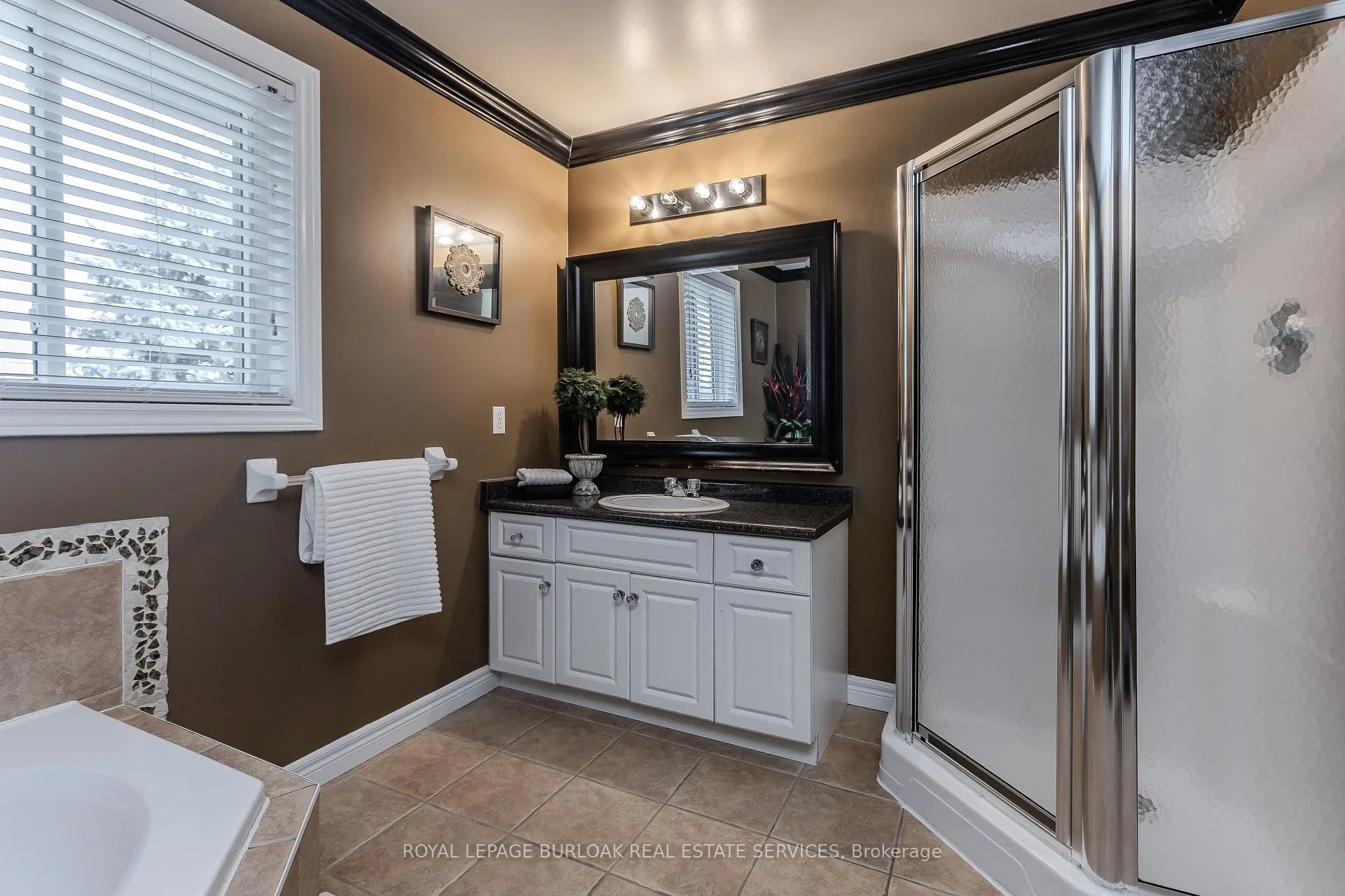 Photo 23 of 26 Grassyplain Drive, Hamilton, Villages of Glancaster — HOMEH