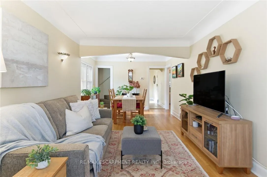 Photo 5 of 76 East 15th Street, Hamilton, Inch Park — HOMEH