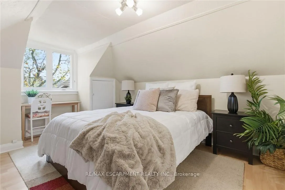 Photo 13 of 76 East 15th Street, Hamilton, Inch Park — HOMEH