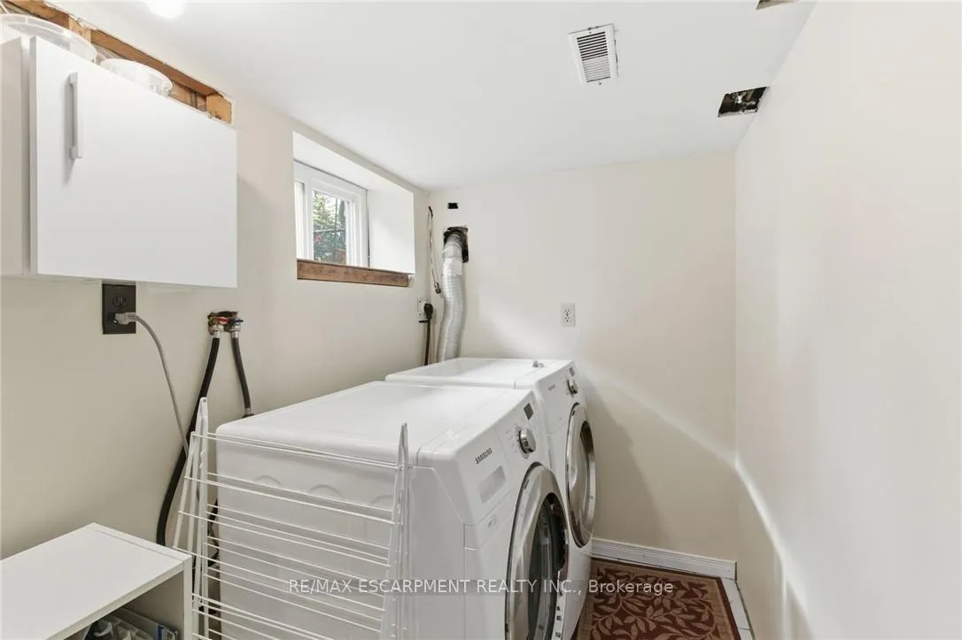 Photo 16 of 76 East 15th Street, Hamilton, Inch Park — HOMEH