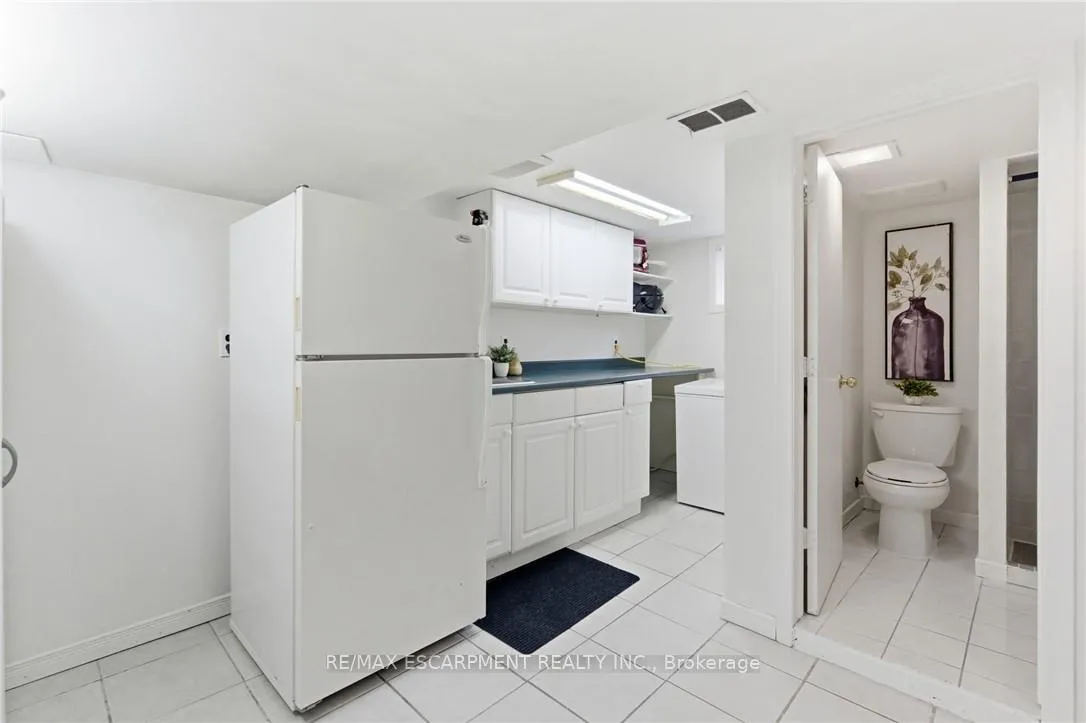 Photo 17 of 76 East 15th Street, Hamilton, Inch Park — HOMEH