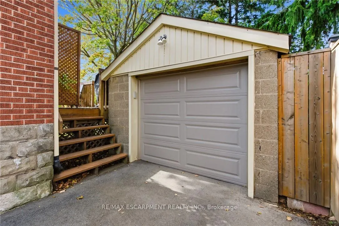 Photo 26 of 76 East 15th Street, Hamilton, Inch Park — HOMEH