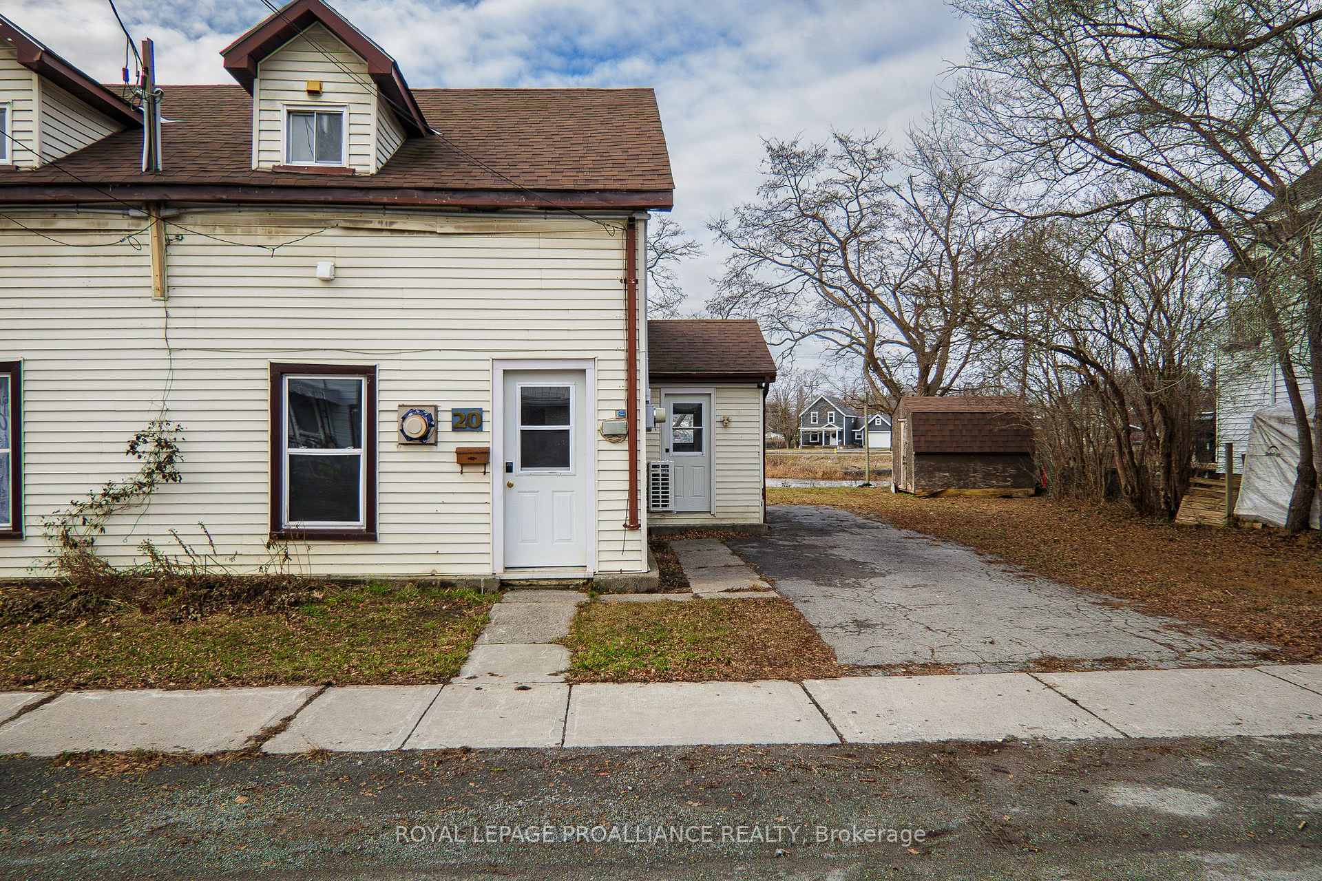 Photo 3 of 20 Jones Street, Belleville, Belleville Ward — HOMEH