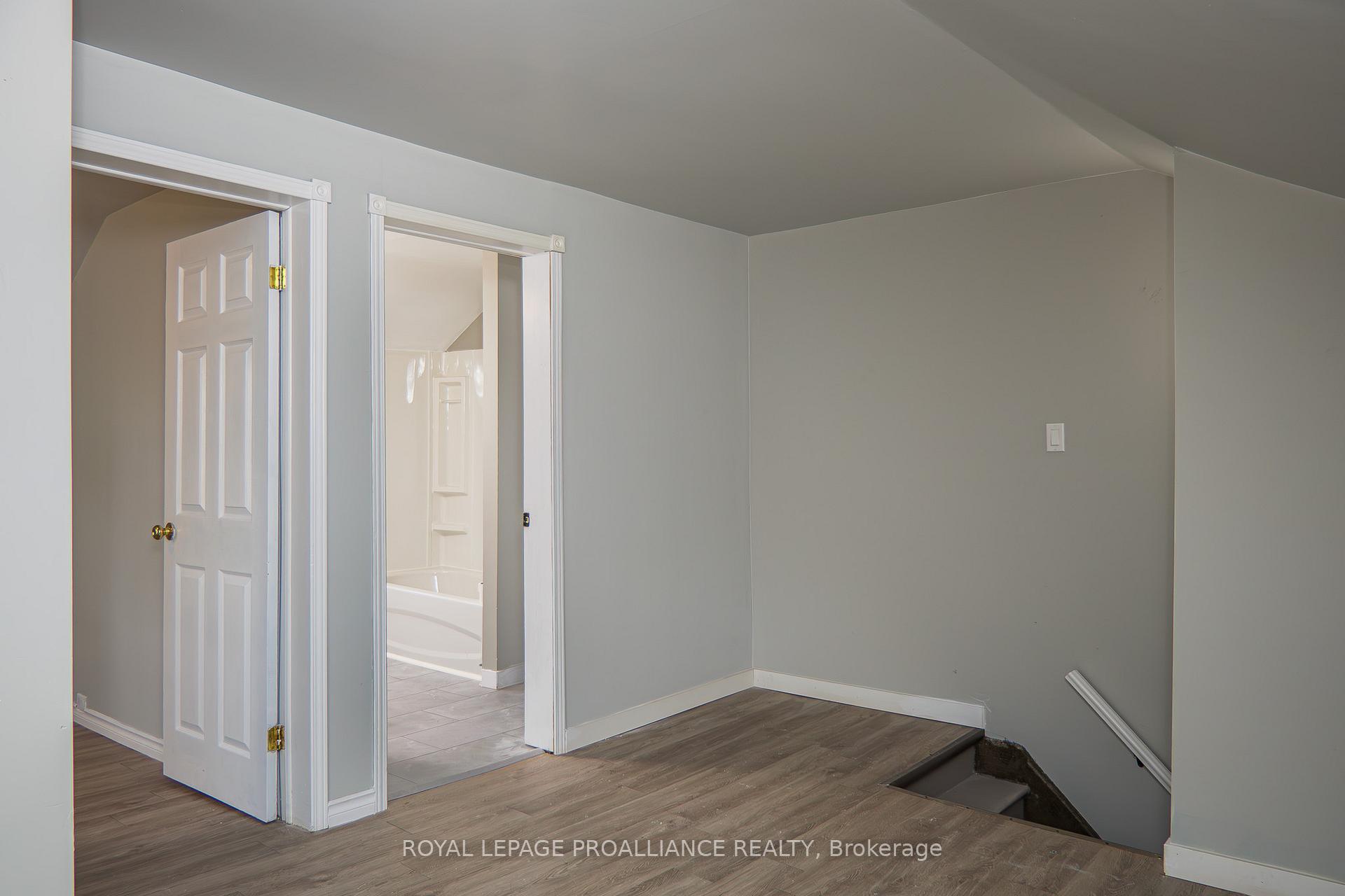 Photo 10 of 20 Jones Street, Belleville, Belleville Ward — HOMEH