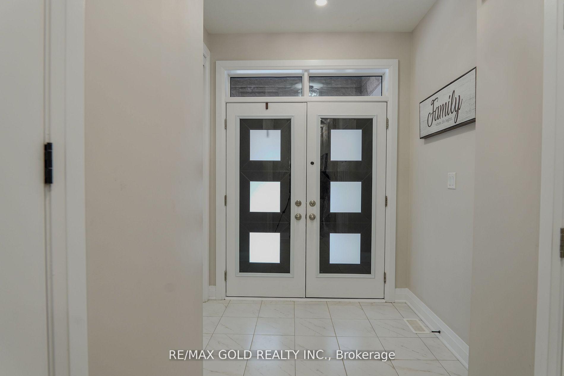 Photo 4 of 114 Eberly Woods Drive, Caledon, Rural Caledon — HOMEH