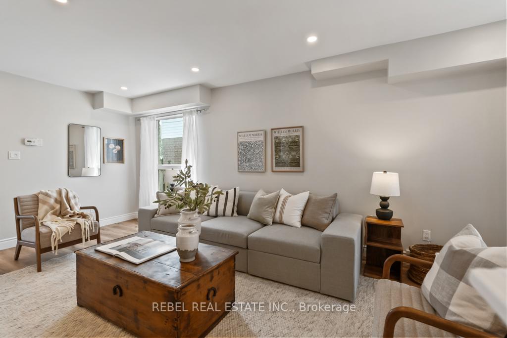 Photo 6 of 132 Wade Square, Clarington, Courtice — HOMEH