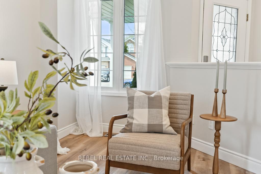 Photo 9 of 132 Wade Square, Clarington, Courtice — HOMEH