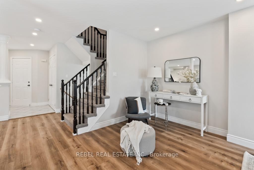 Photo 10 of 132 Wade Square, Clarington, Courtice — HOMEH