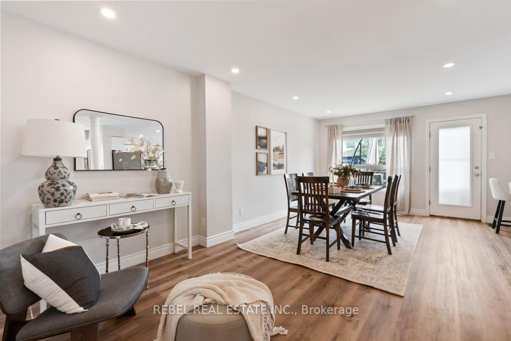 Photo 11 of 132 Wade Square, Clarington, Courtice — HOMEH