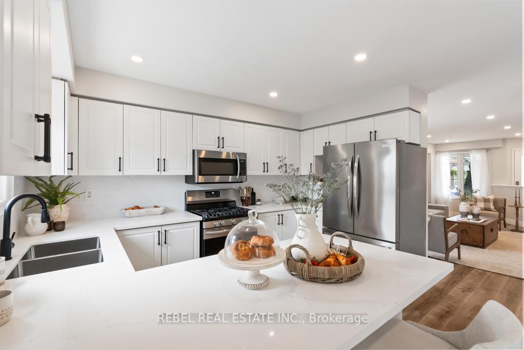 Photo 15 of 132 Wade Square, Clarington, Courtice — HOMEH