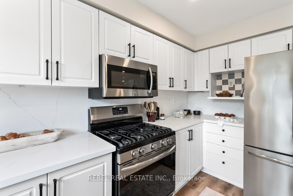 Photo 17 of 132 Wade Square, Clarington, Courtice — HOMEH