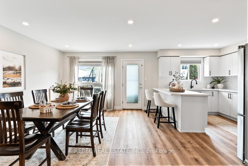 Photo 18 of 132 Wade Square, Clarington, Courtice — HOMEH