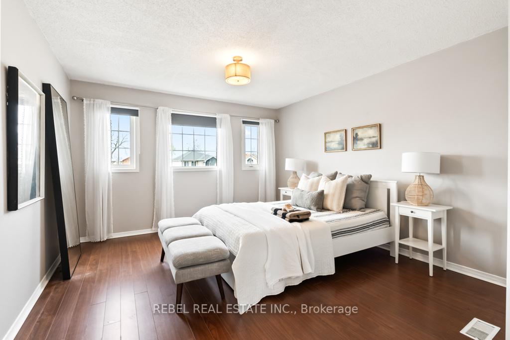 Photo 20 of 132 Wade Square, Clarington, Courtice — HOMEH